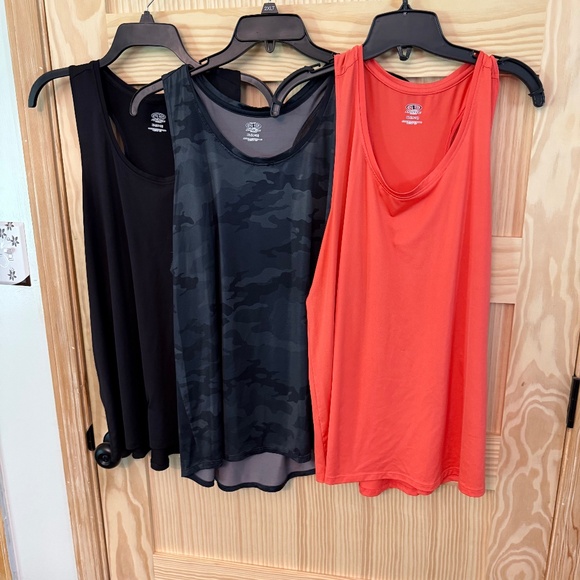 Set of 3 tank tops - Picture 1 of 2